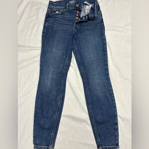 Edgely by Maurices. Size 4 short. Skinny.